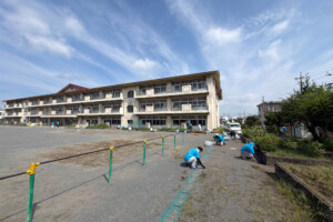 高崎市内の小学校5校で除草・清掃活動を行いました！