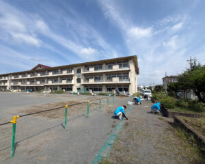 高崎市内の小学校5校で除草・清掃活動を行いました！